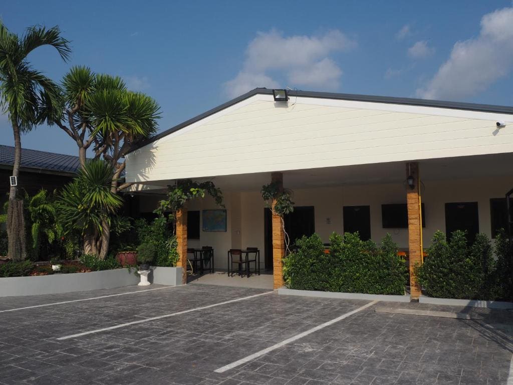 Mangoes Pattaya - Main view