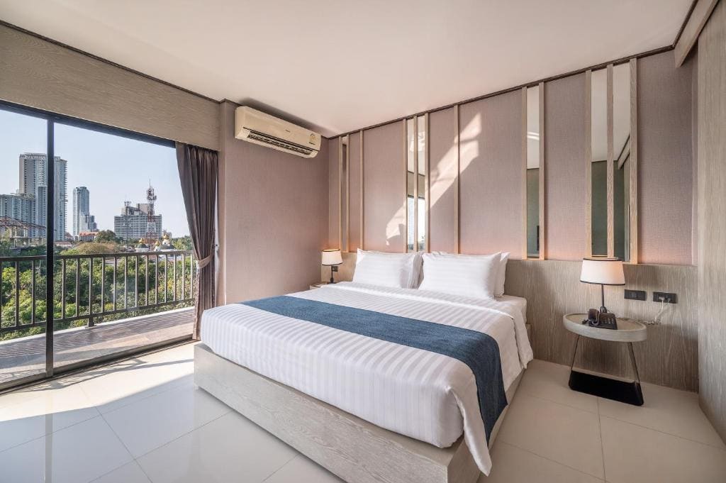 Manhattan Pattaya Hotel - SHA Extra Plus - View 2