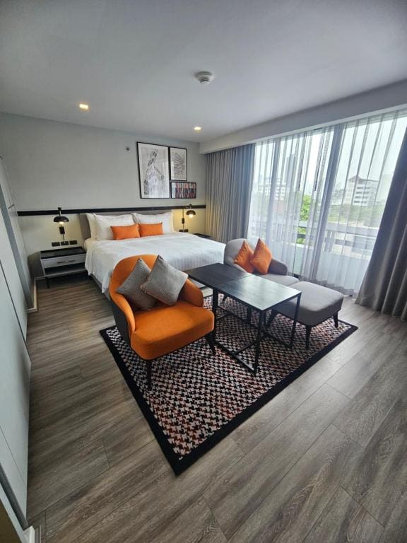 Oakwood Residence Sukhumvit Thonglor Bangkok - View 6