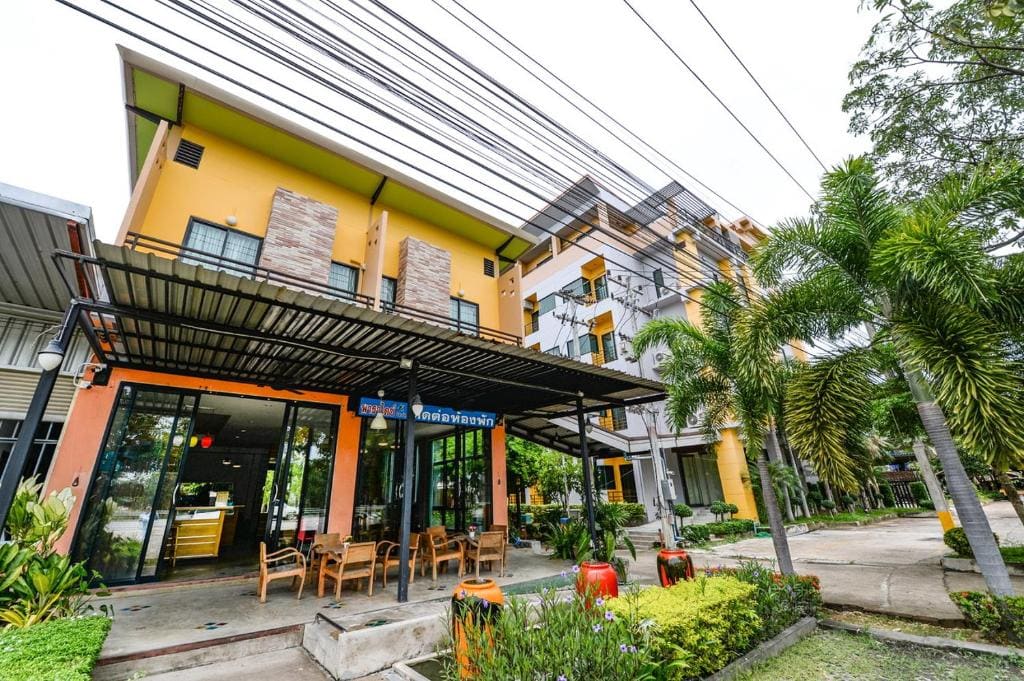 Paradise Resort - Main view