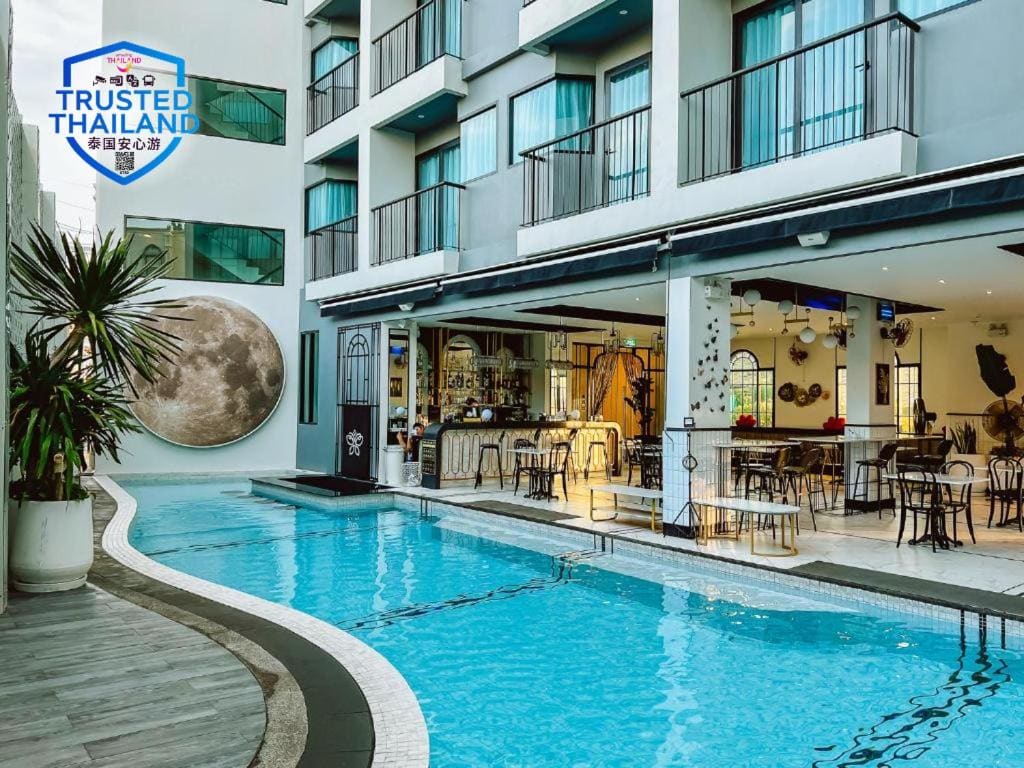 Ratri Hotel Phuket Old Town - Main view