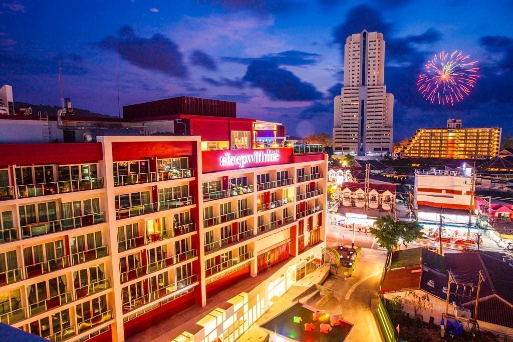SLEEP WITH ME HOTEL design hotel @ patong - Main view