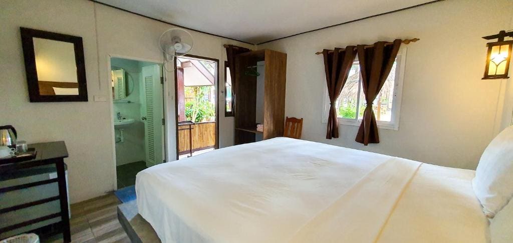 New Harrys Sunset Resort - Klong Nin Beach - View 2