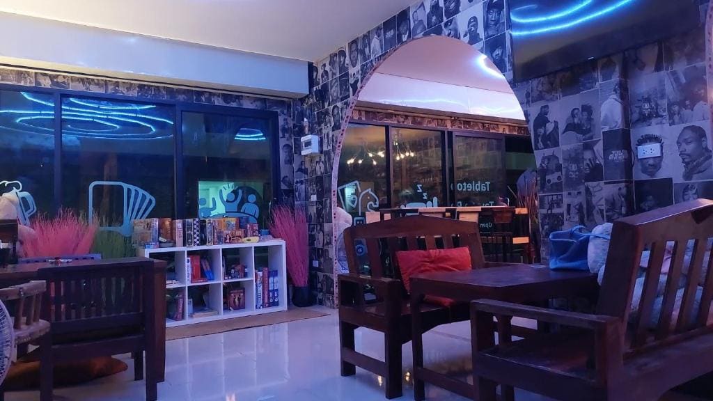 Tabletop Tavern Pai - View 2