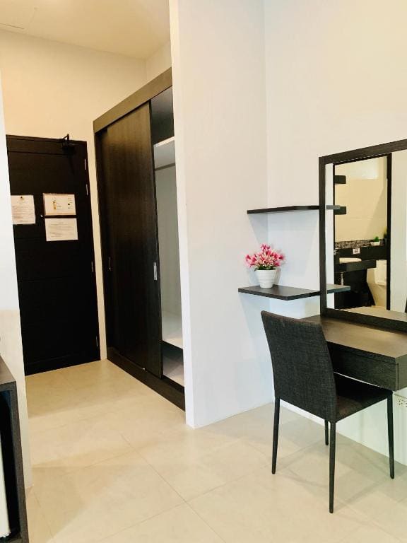 The Palm Residence - Main view
