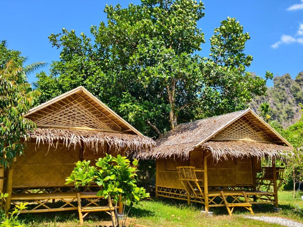 Tarzan Bamboo hut - View 3