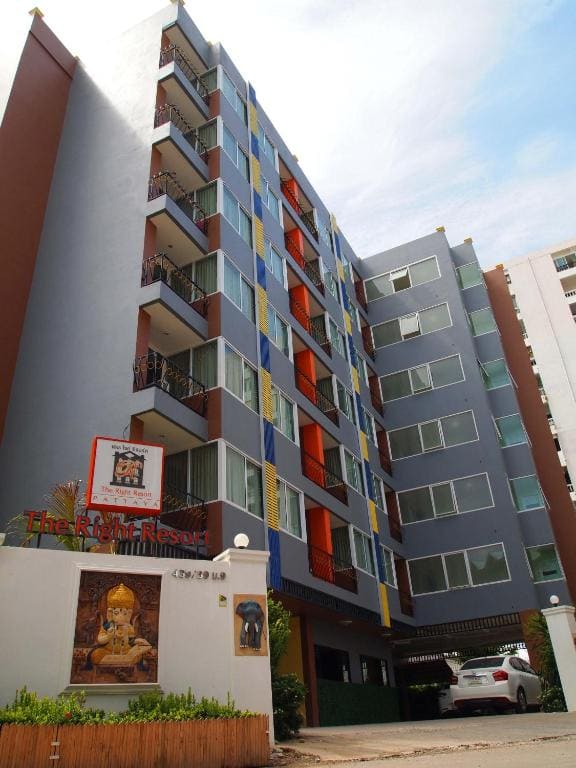 The Right Resort - Main view