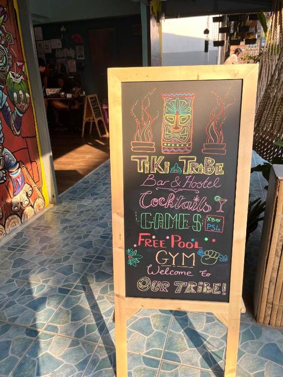 Tiki Tribe Bar & Hostel - Vista 2