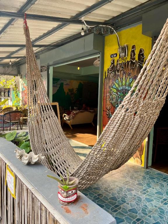 Tiki Tribe Bar & Hostel - Vista 6