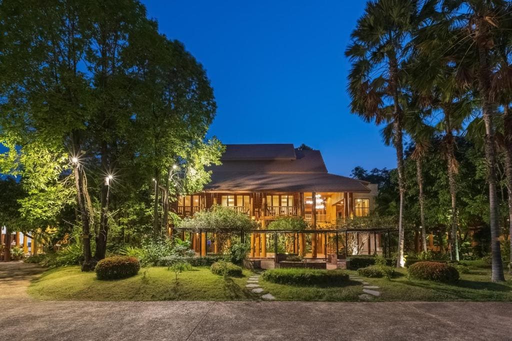 Vanasin Residence - Main view