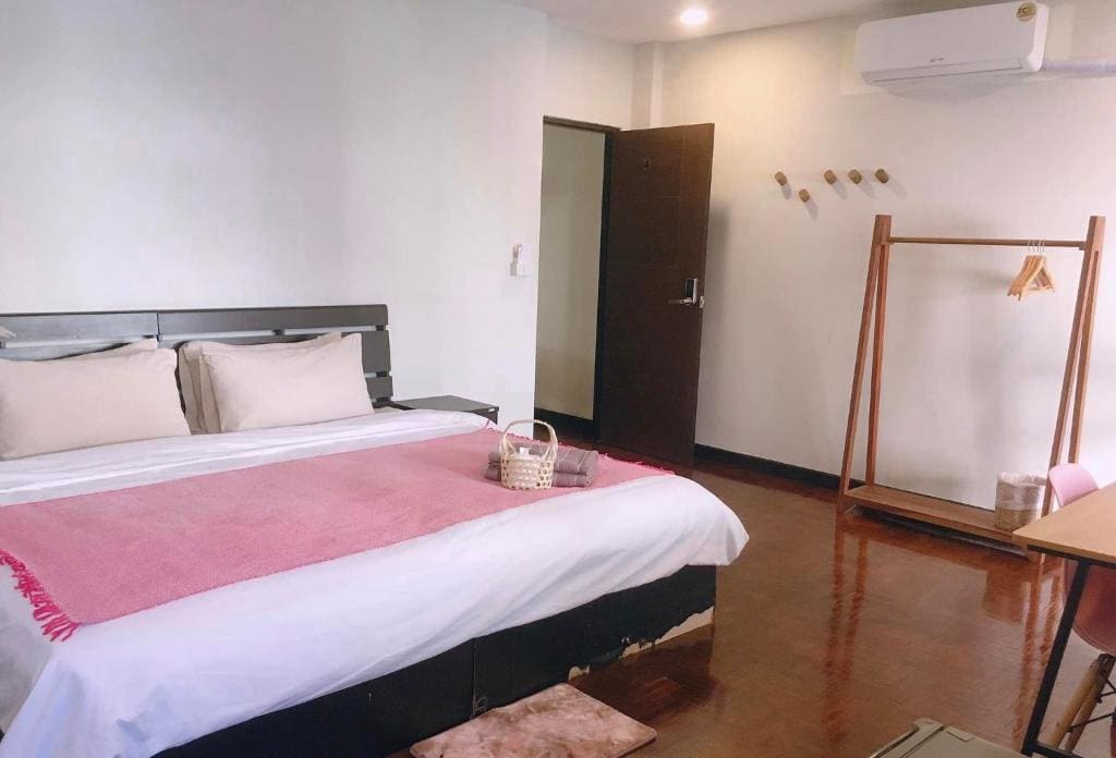 Wayside Guesthouse - View 6