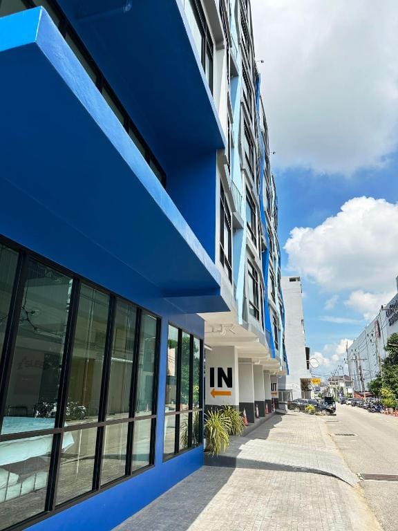 Z Sleep Hotel - Main view