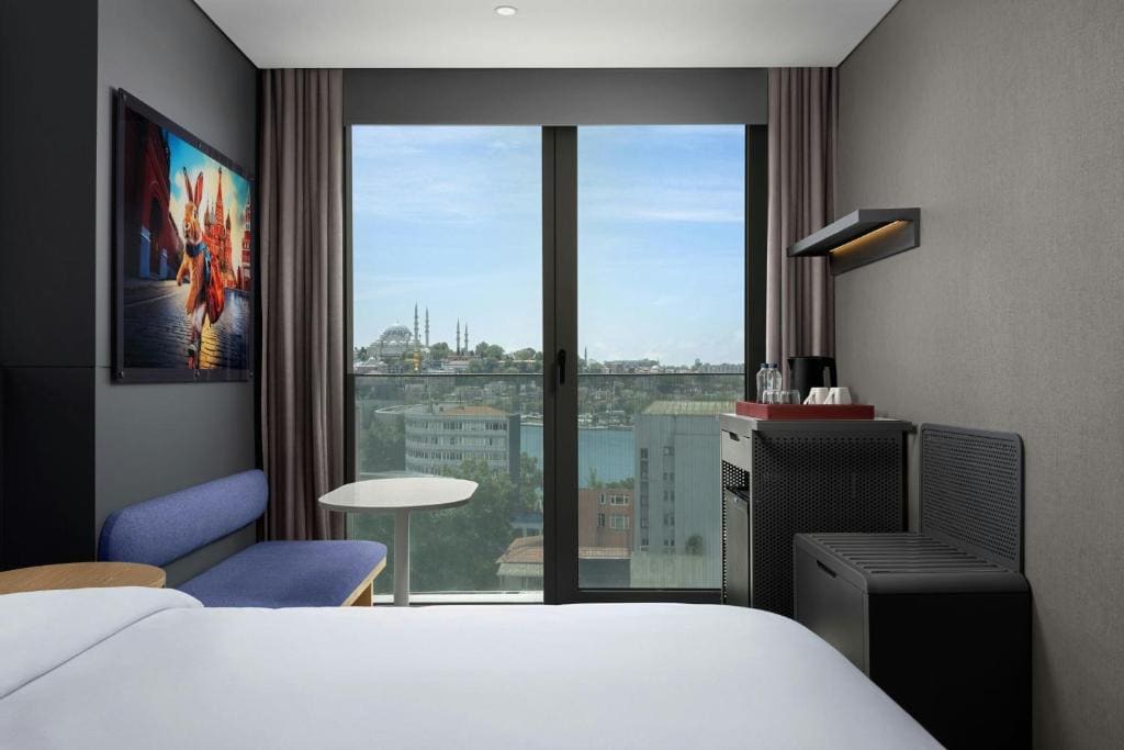 Aloft by Marriott Istanbul Karakoy - عرض 4