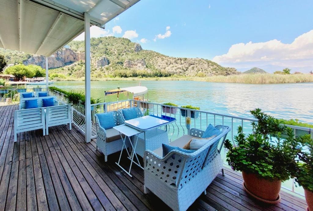 Berg Hotel - View 3