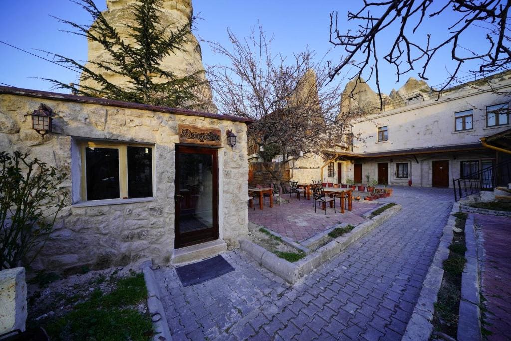 Glory Art Stone House - Main view