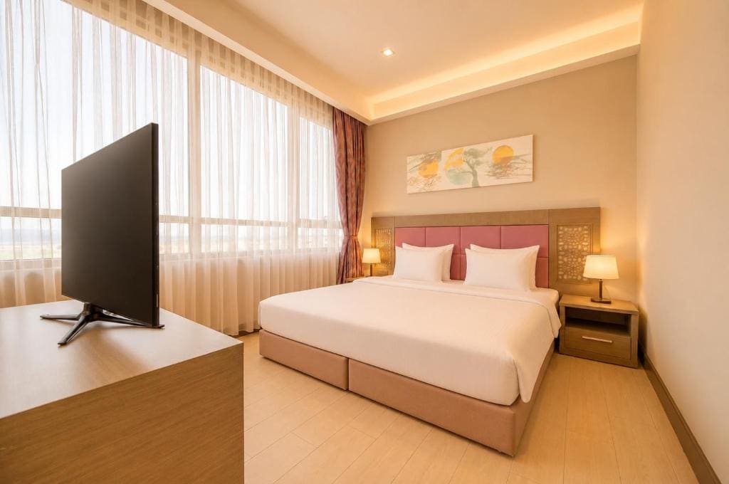Hilly Hotel - View 7