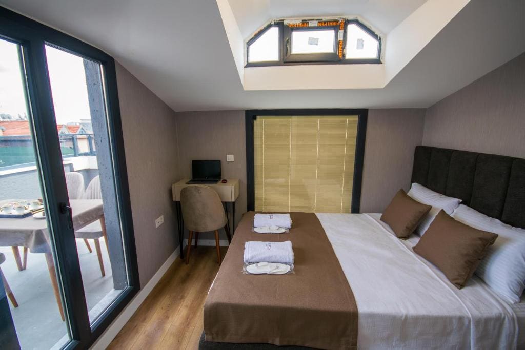 Luxury Life Suites - View 6