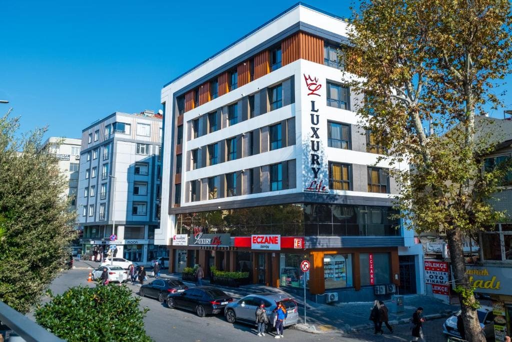 Luxury Life Suites - Main view