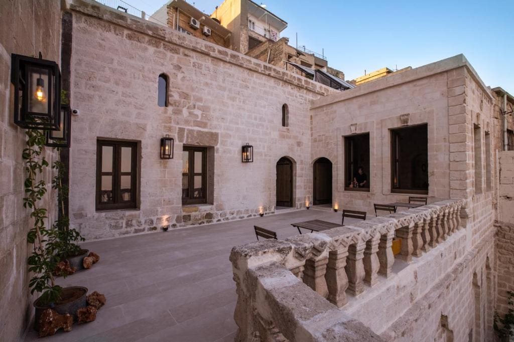 Mirsoum Hotel - Main view