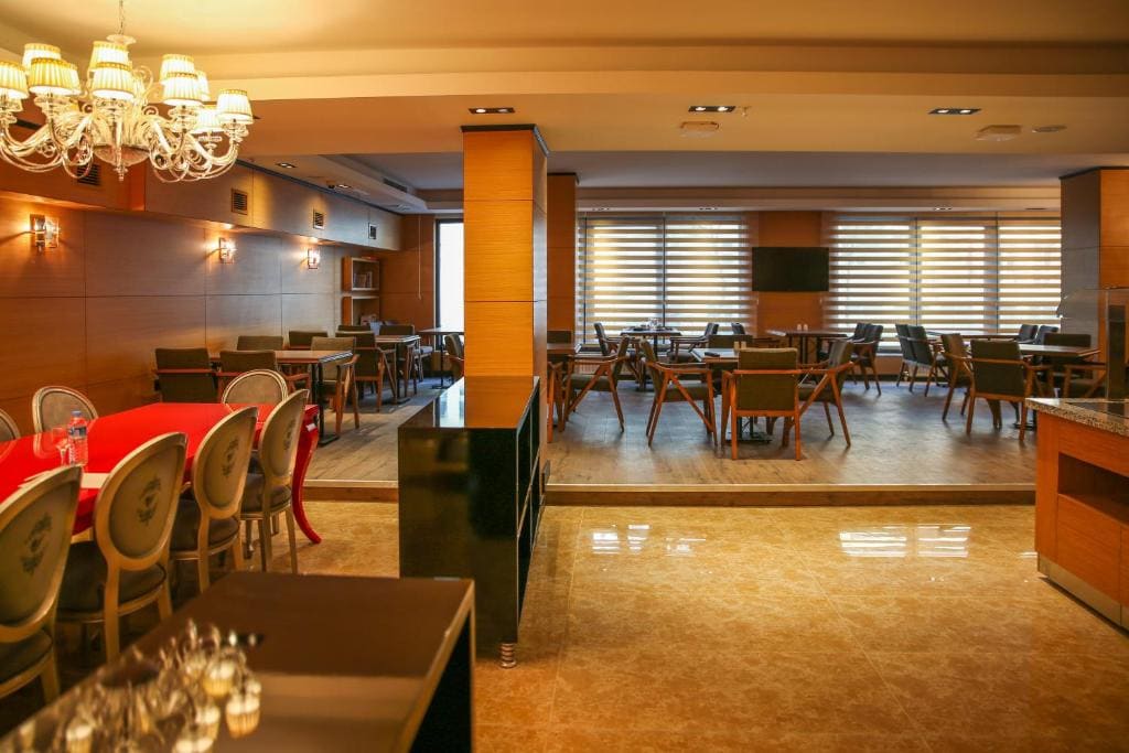 New Gate Hotel - View 5