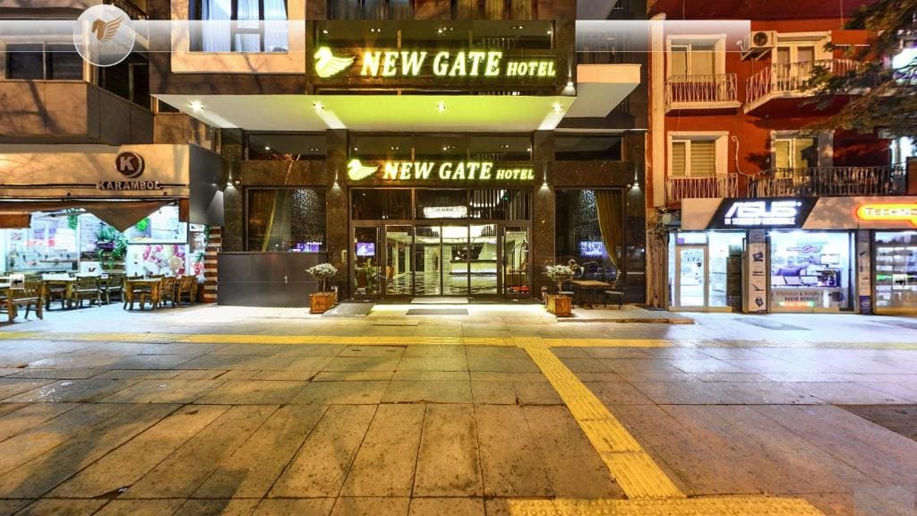 New Gate Hotel - Main view