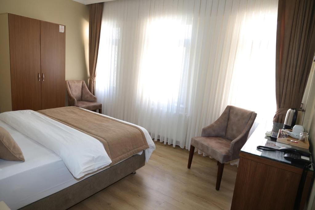 Ramparts Hotel - View 6