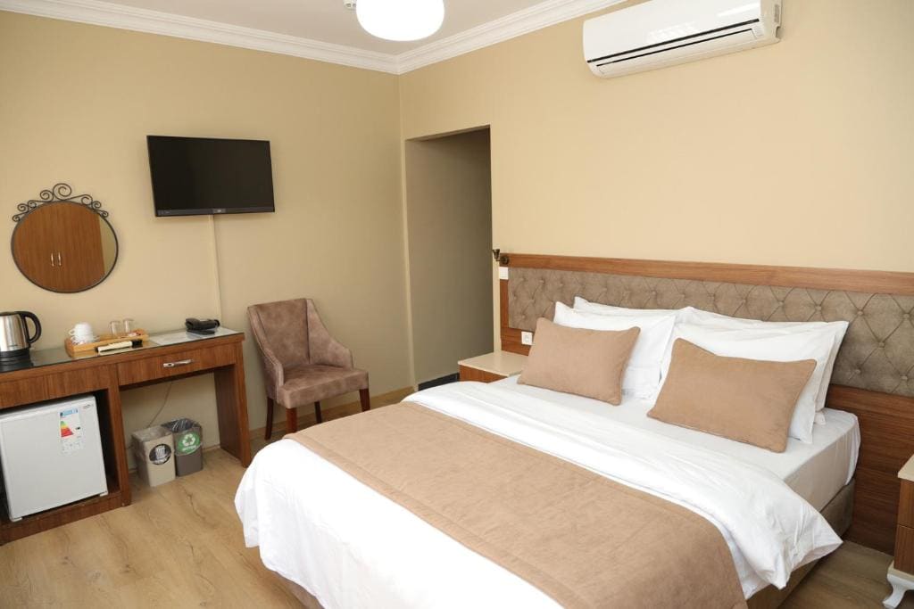 Ramparts Hotel - View 7