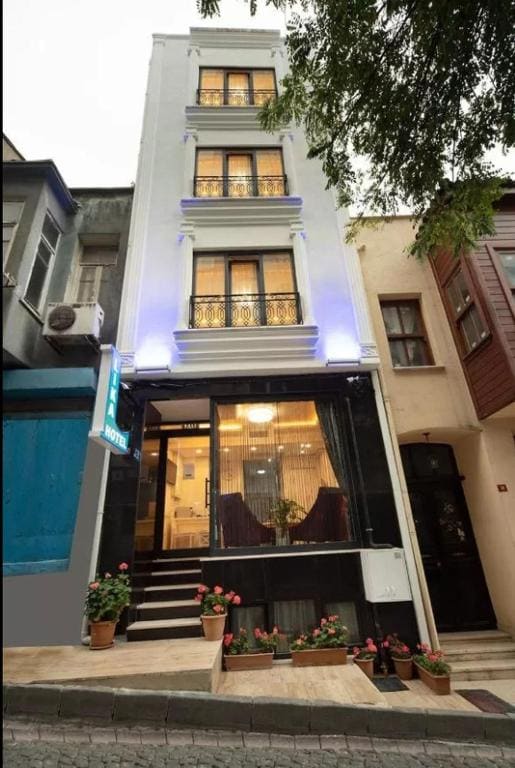 Lika Hotel - Standard Double or Twin Room in Istanbul - Main view