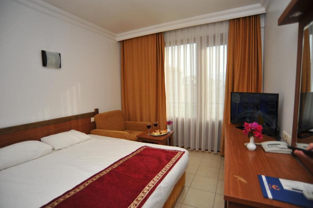 Hotel Royal Hill - View 2