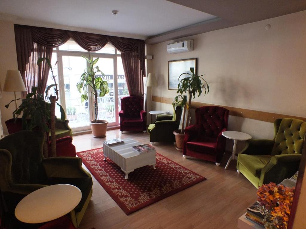 SRF Hotel - View 4