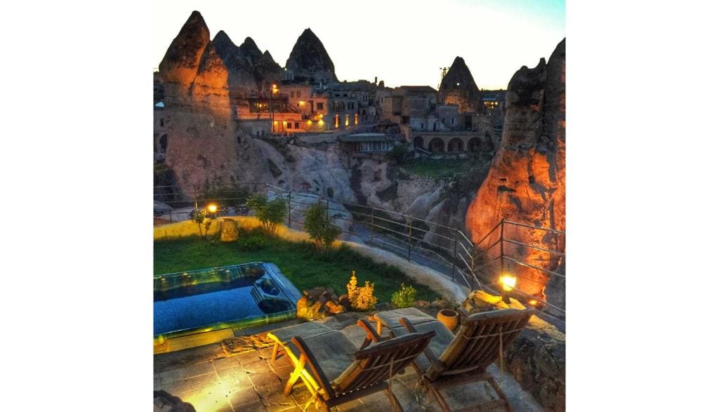 Traveller's Cave Hotel - View 4