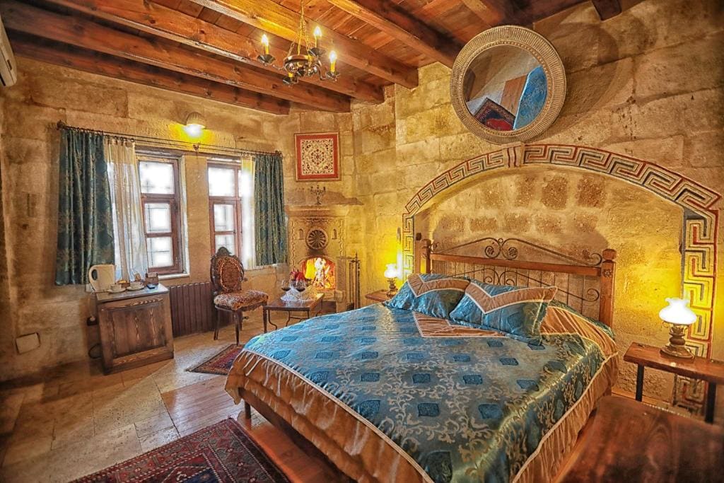 Traveller's Cave Hotel - View 2