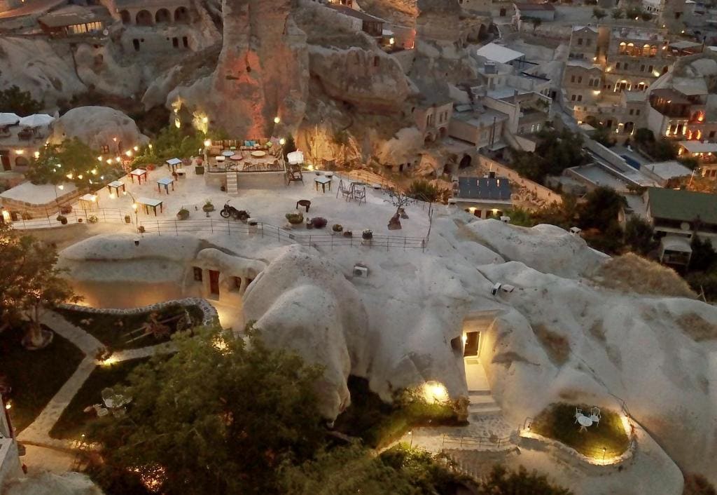 Traveller's Cave Hotel - View 5