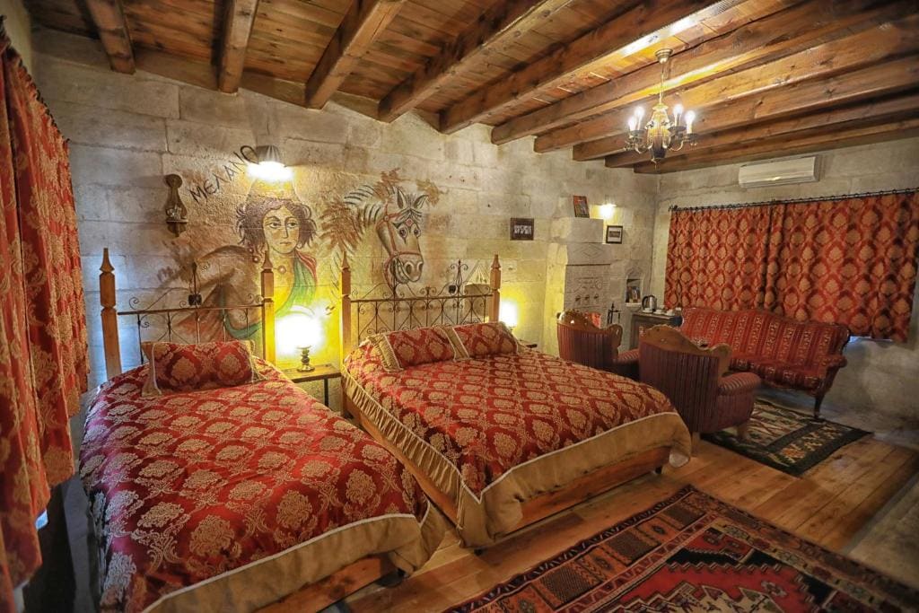 Traveller's Cave Hotel - View 7