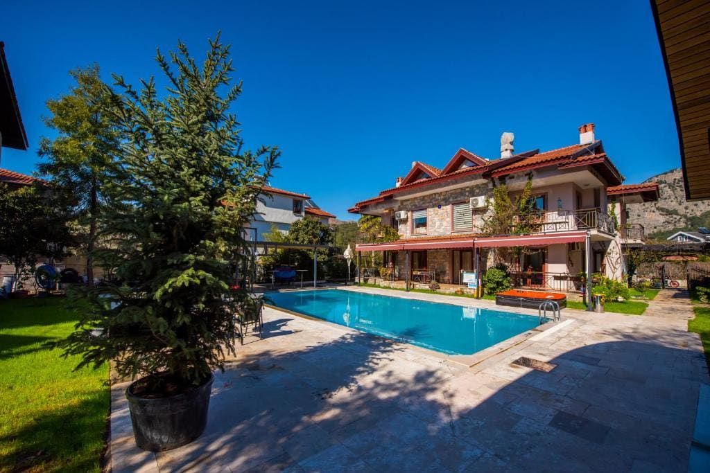 Vira Suites Hotel - Main view