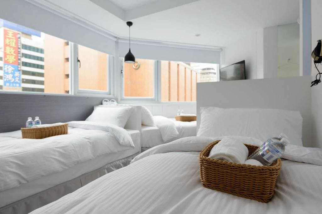 Poshpacker Hotel - View 2