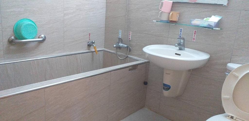 Jin Ge hot spring Hotel - View 5