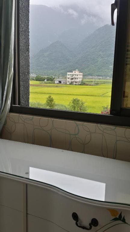 Slow Fly B&B - View 5