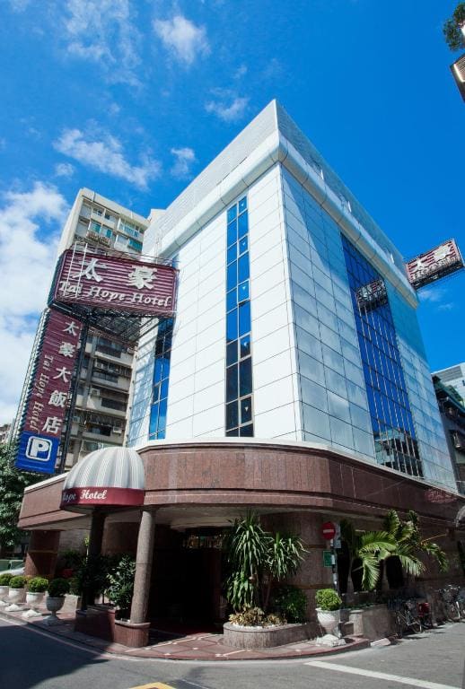 Tai Hope Hotel - Main view