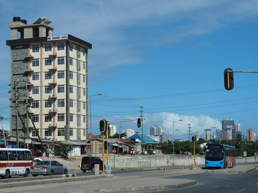 Bml Highway Hotel - Main view