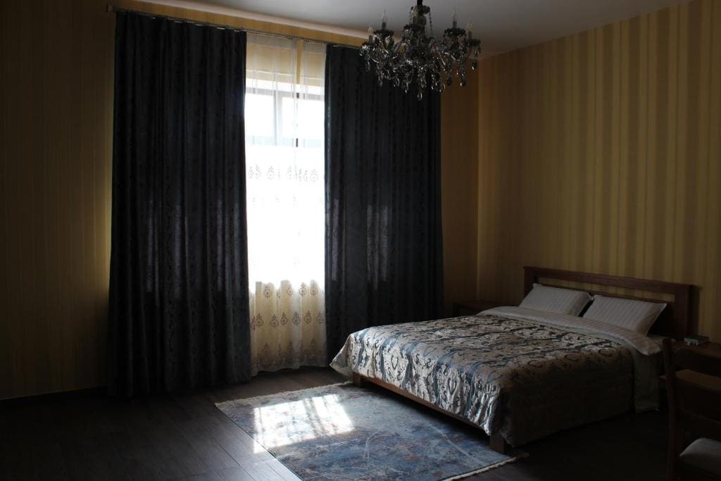 Hotel Barin House готель с бомбосховищем - View 6