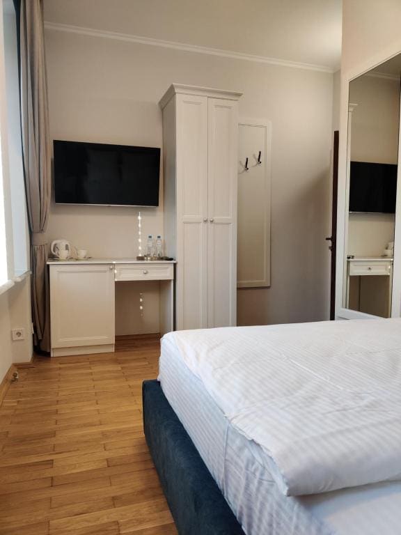 Kyiv Honchara Hotel - View 3