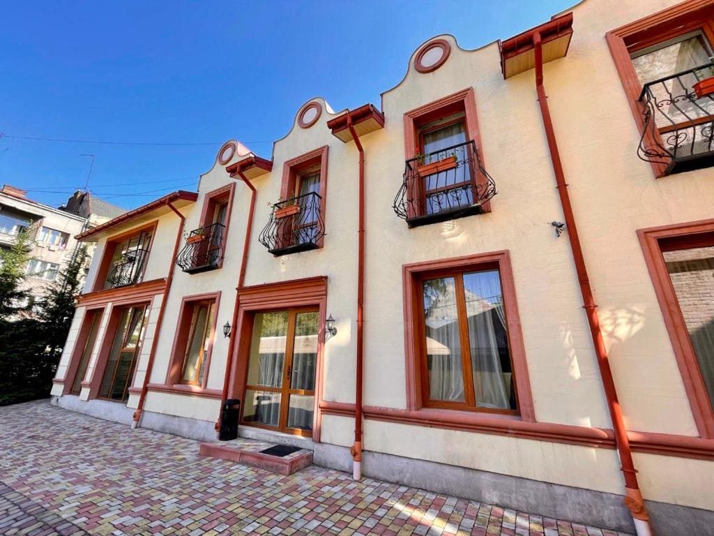 Hotel Leo - Main view