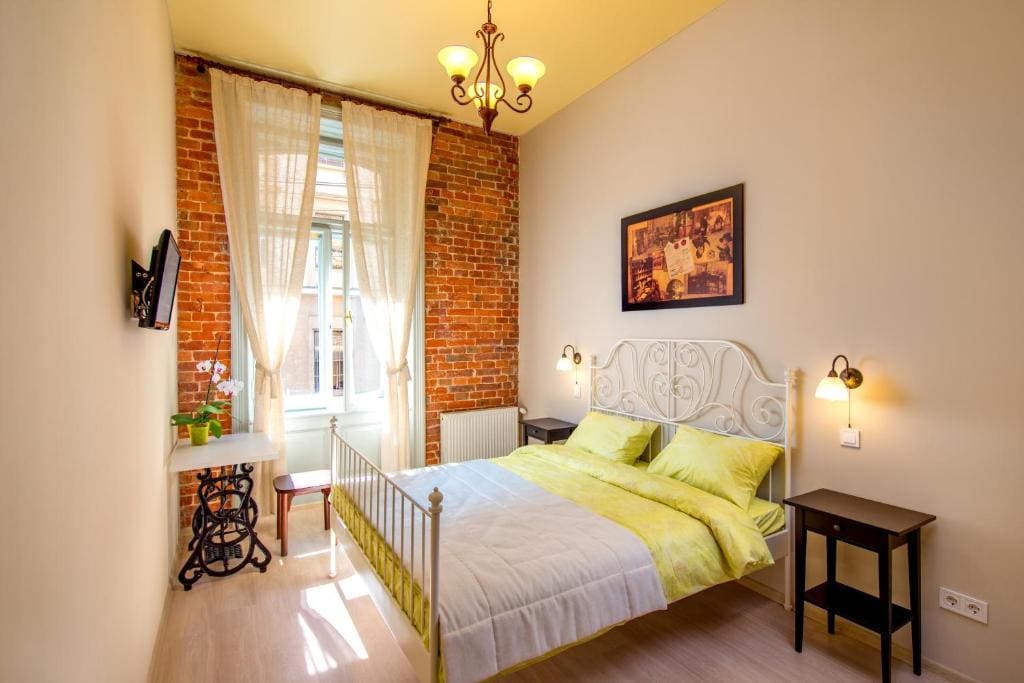 Post House Rooms - View 2