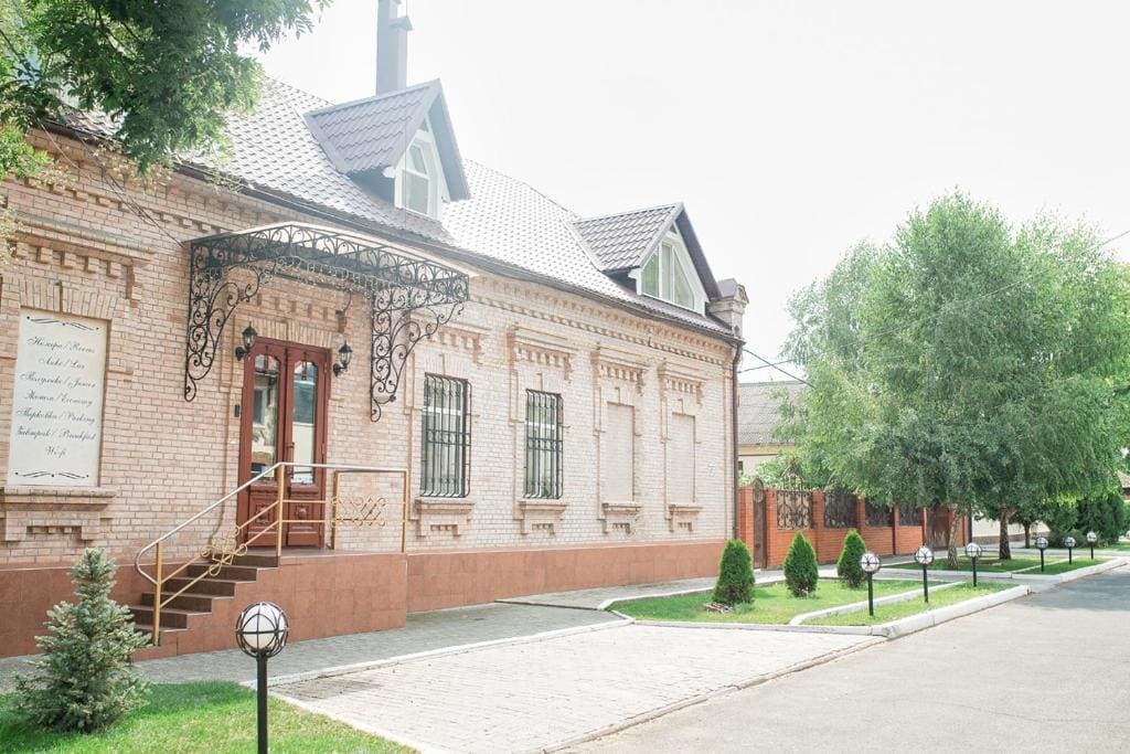 VIP Hotel - Main view
