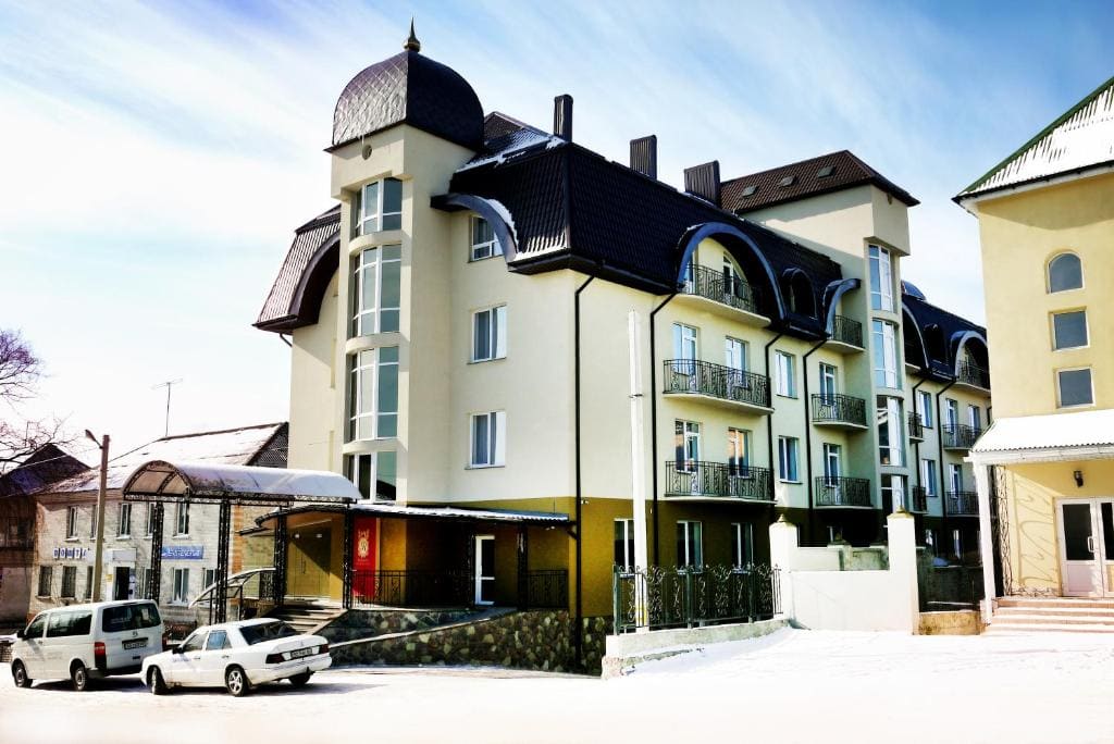 Optima Pochayiv - View 3