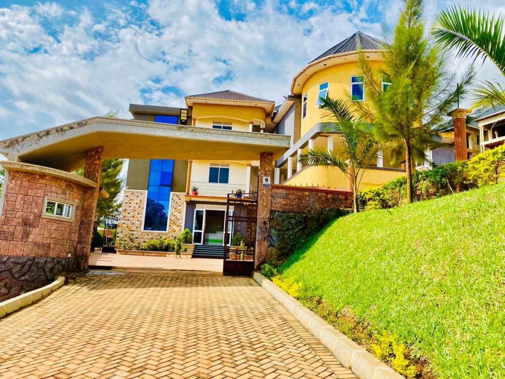 Jebel Hotel & Lounge Buloba - Main view