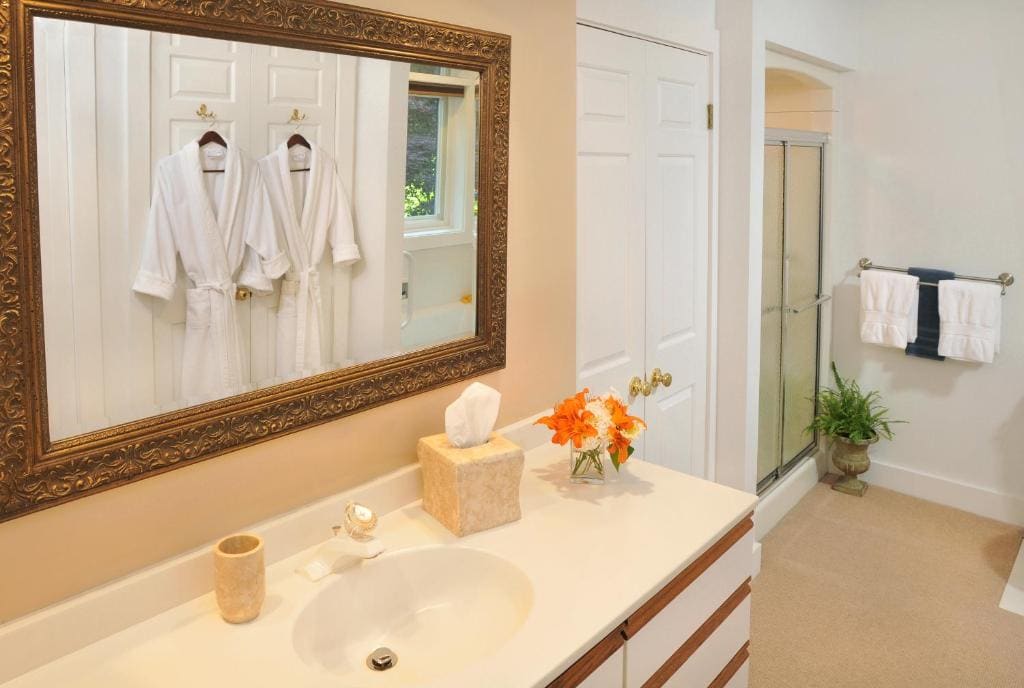 1795 Acorn Inn Bed and Breakfast - View 7