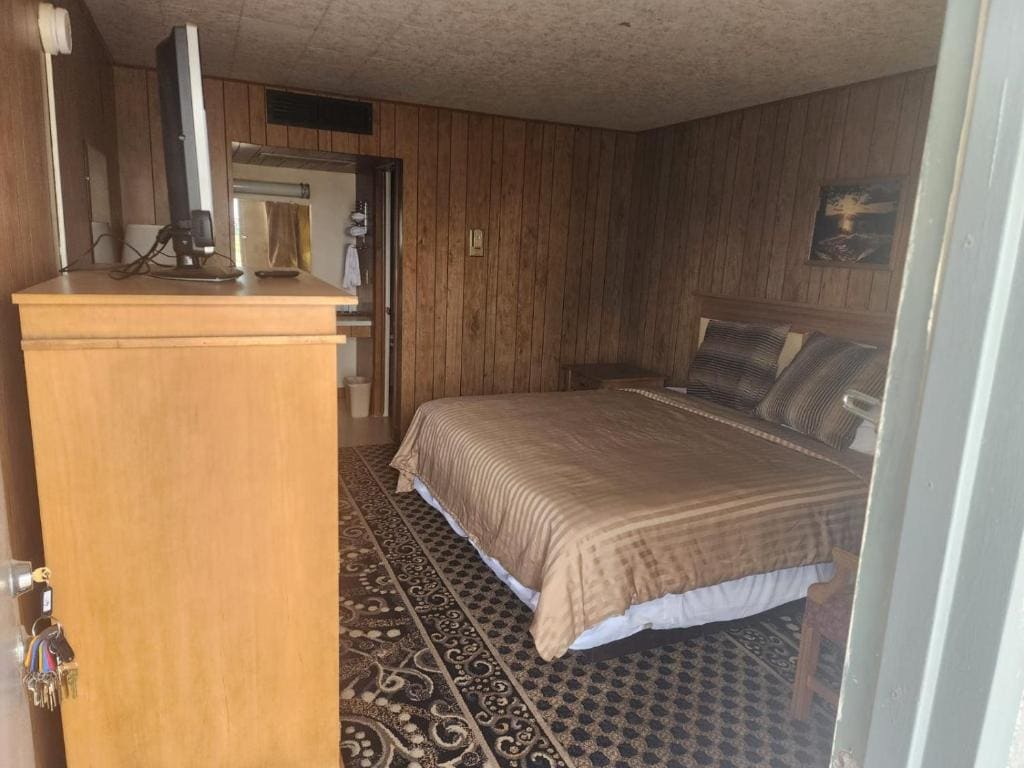 First Inn By OYO Quinter Hwy 70 - View 7