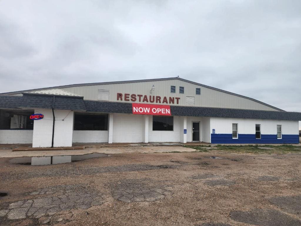 First Inn By OYO Quinter Hwy 70 - Main view